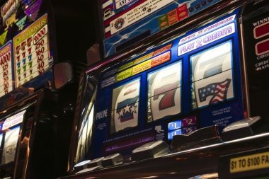 Live casino tables on pas77 showing blackjack, baccarat, and Dragon Tiger